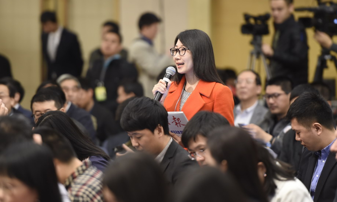 “2013年十大流行语：中国梦居首 女汉子土豪上榜”